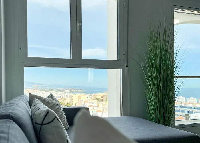 One7 The Sunrise Penthouse דירה *