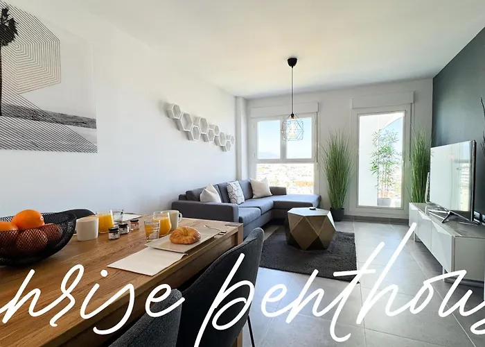 One7 The Sunrise Penthouse דירה אסטפונה