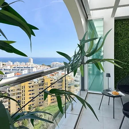 One7 The Sunrise Penthouse Apartman